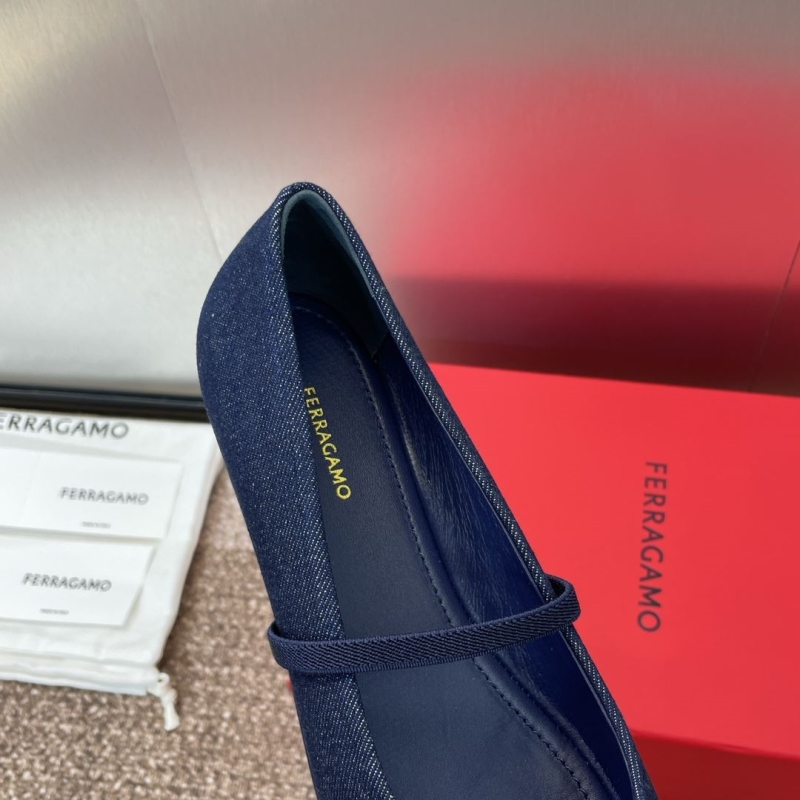 Ferragamo flat shoes